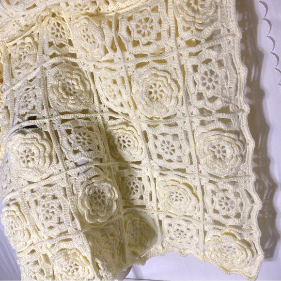 Vintage Handmade Cream Crochet Lace Granny Square Flower Afghan Blanket - Picture 10 of 14